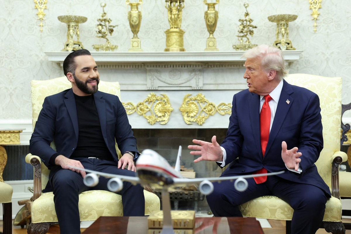 President Donald Trump meets with El Salvador’s President Nayib Bukele in the Oval Office, discussing migration and regional security during their April 2025 meeting.