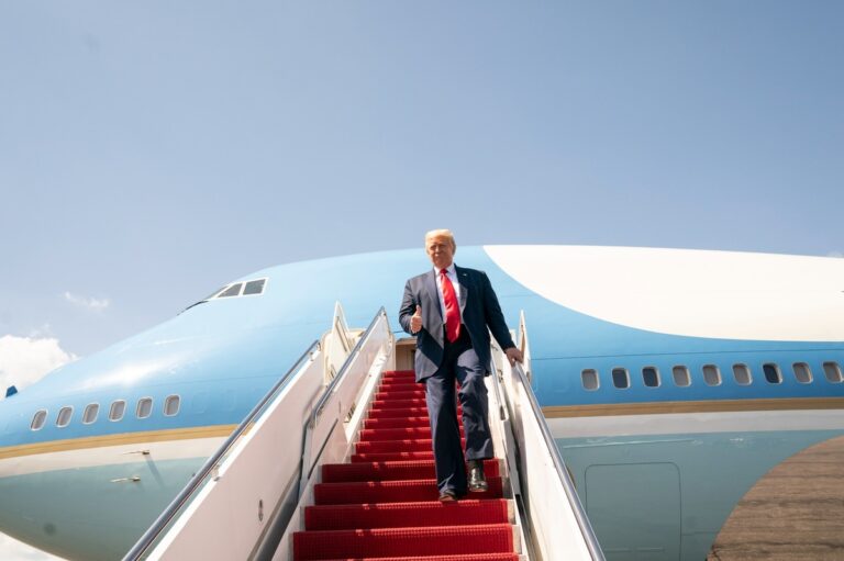Trump steps off Air Force One amid reports of controversial Trump Qatar jet deal